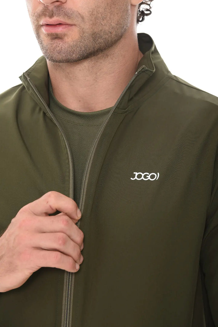 Chaqueta Deportiva Antifluido con Cremallera Verde Militar | JOGO