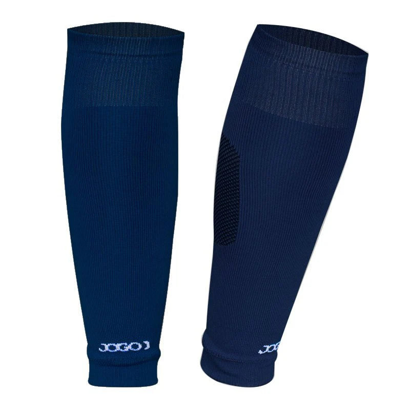 pantorrillera deportiva negra está fabricada en poliamida, ofreciendo un ajuste cómodo y seguro para cualquier actividad física.