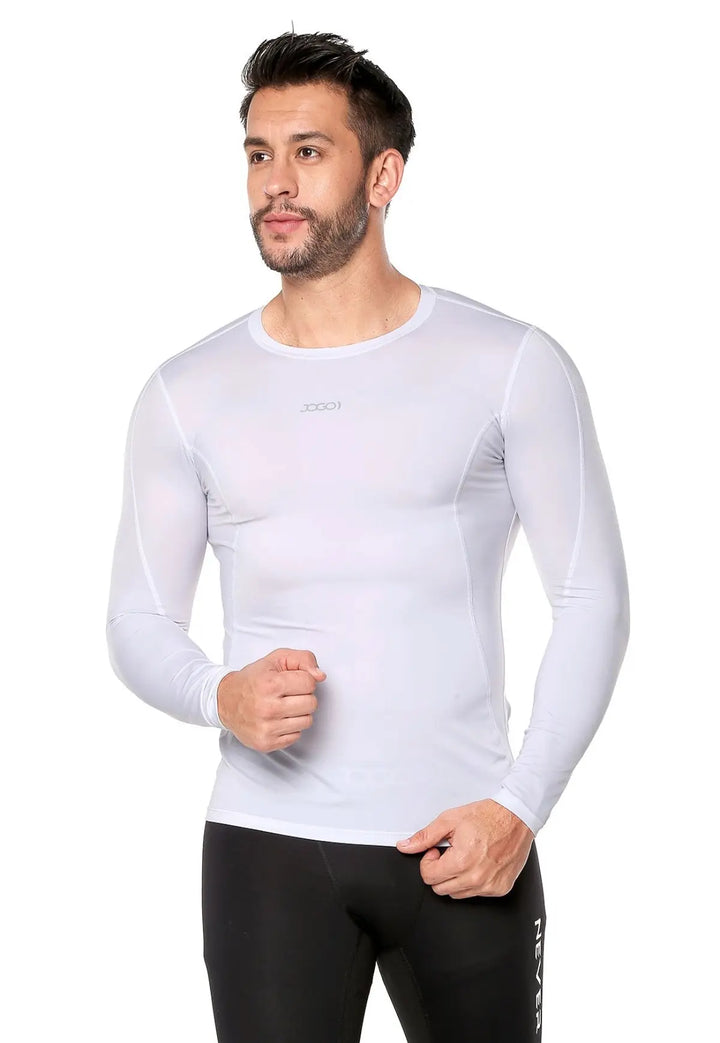 camibuso deportivo JOGO, fabricado con tecnología Secmax, que expulsa la humedad y acelera el secado, manteniéndote fresco incluso en los entrenamientos más intensos