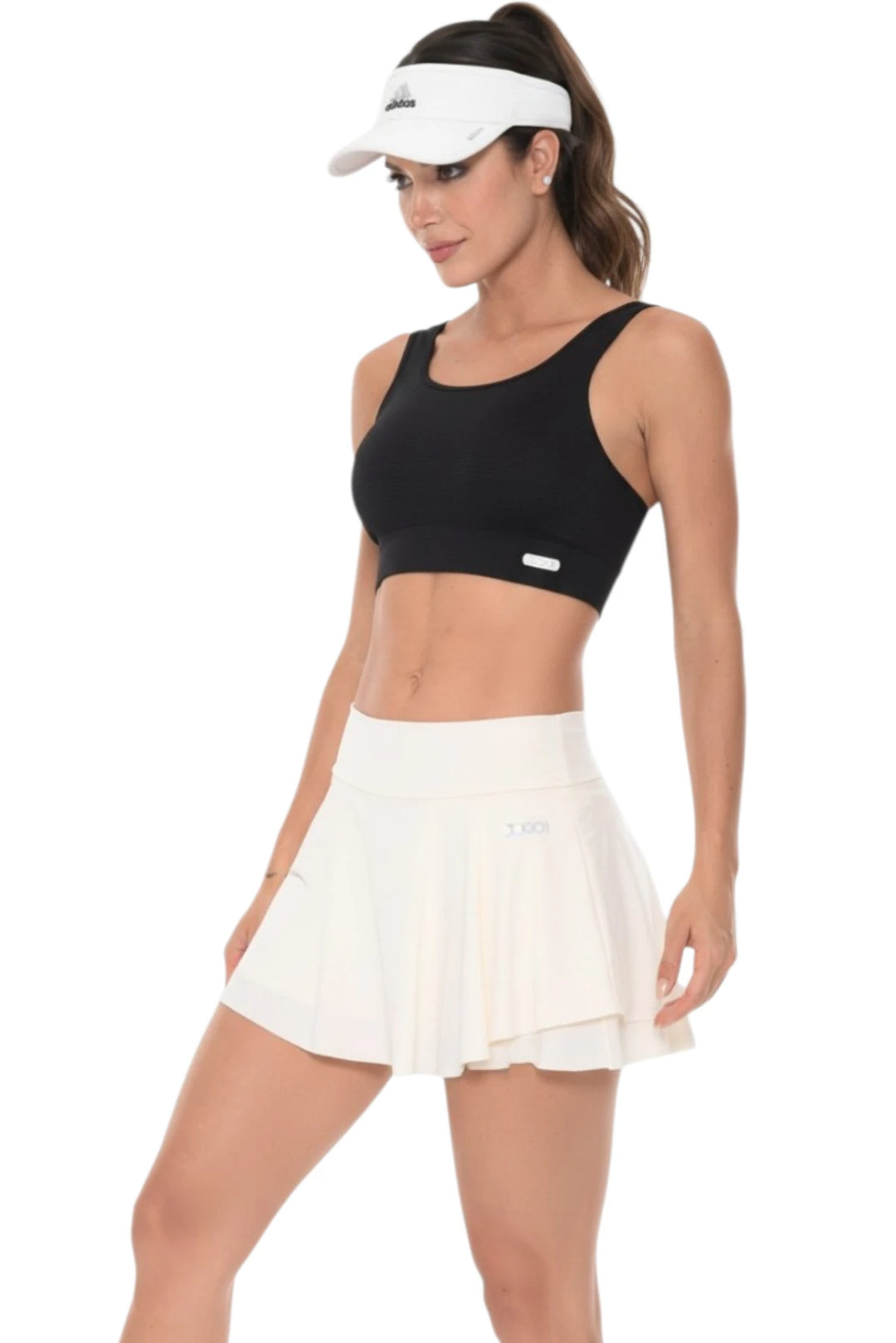 Falda short deportiva, fabricada con tecnología Secmax, que expulsa la humedad y acelera el secado, manteniéndote fresca incluso en los entrenamientos más intensos