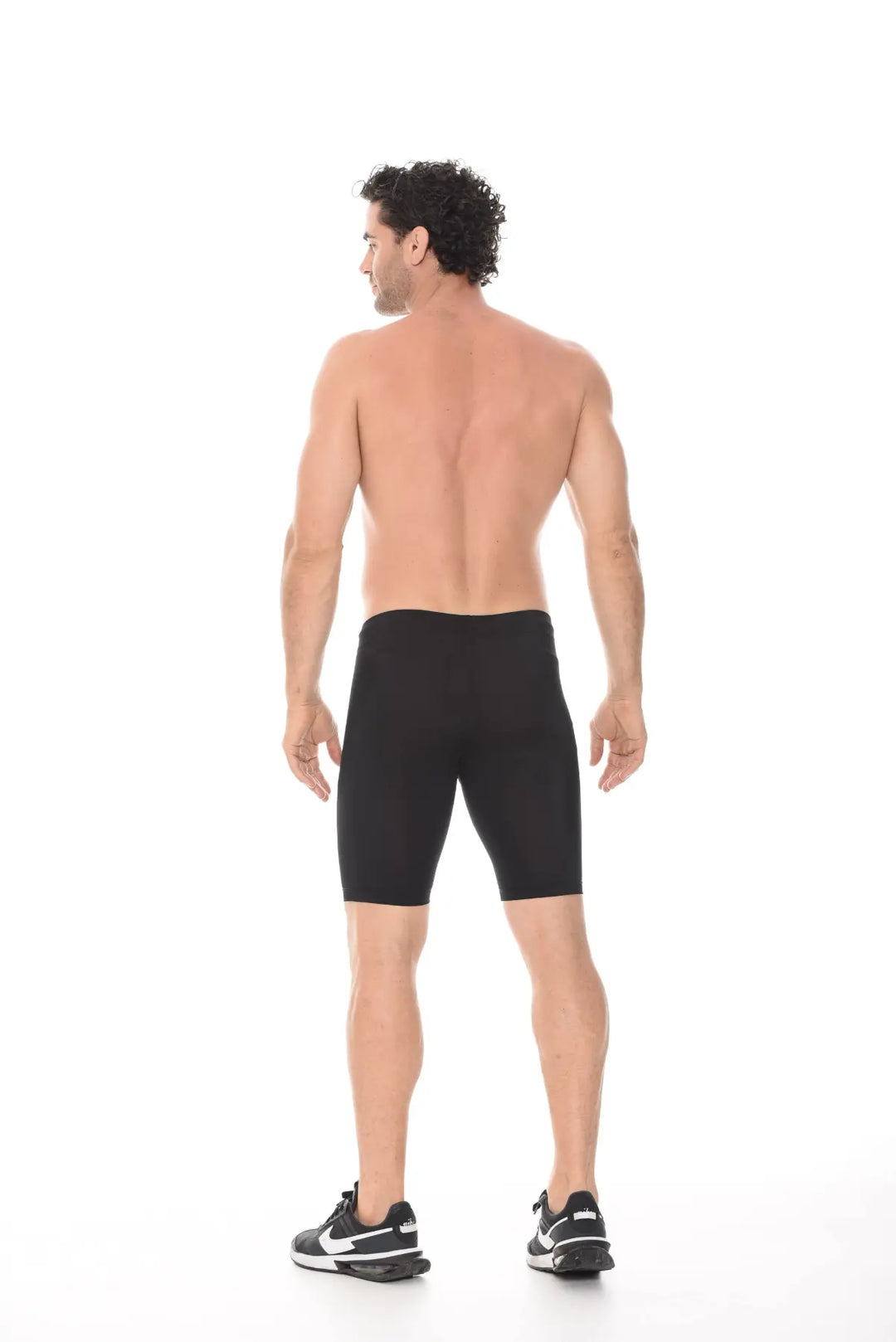 licra deportiva multiuso JOGO, fabricada con tecnología Secmax, expulsa la humedad y se seca rápidamente, manteniéndote fresco en cualquier actividad