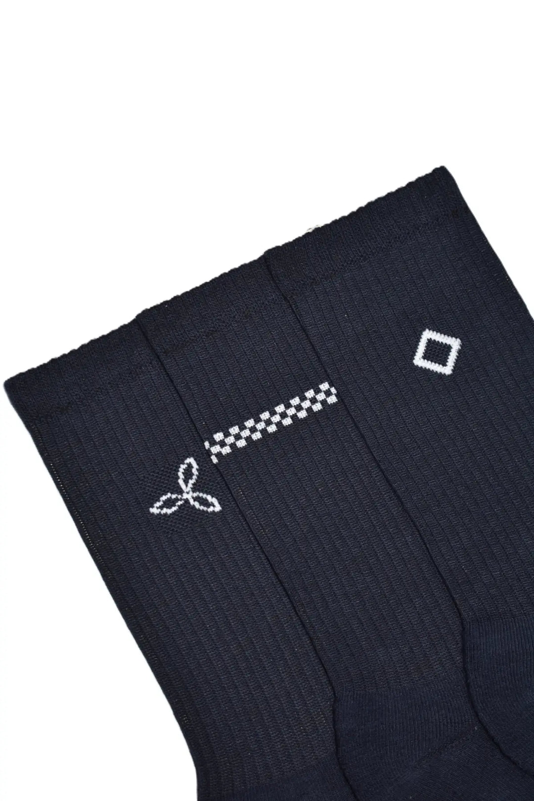 medias canilleras JOGO en algodón, diseño clásico y versátil se adapta perfectamente a tu día a día, ya sea para acompañar tu look casual o tu rutina deportiva