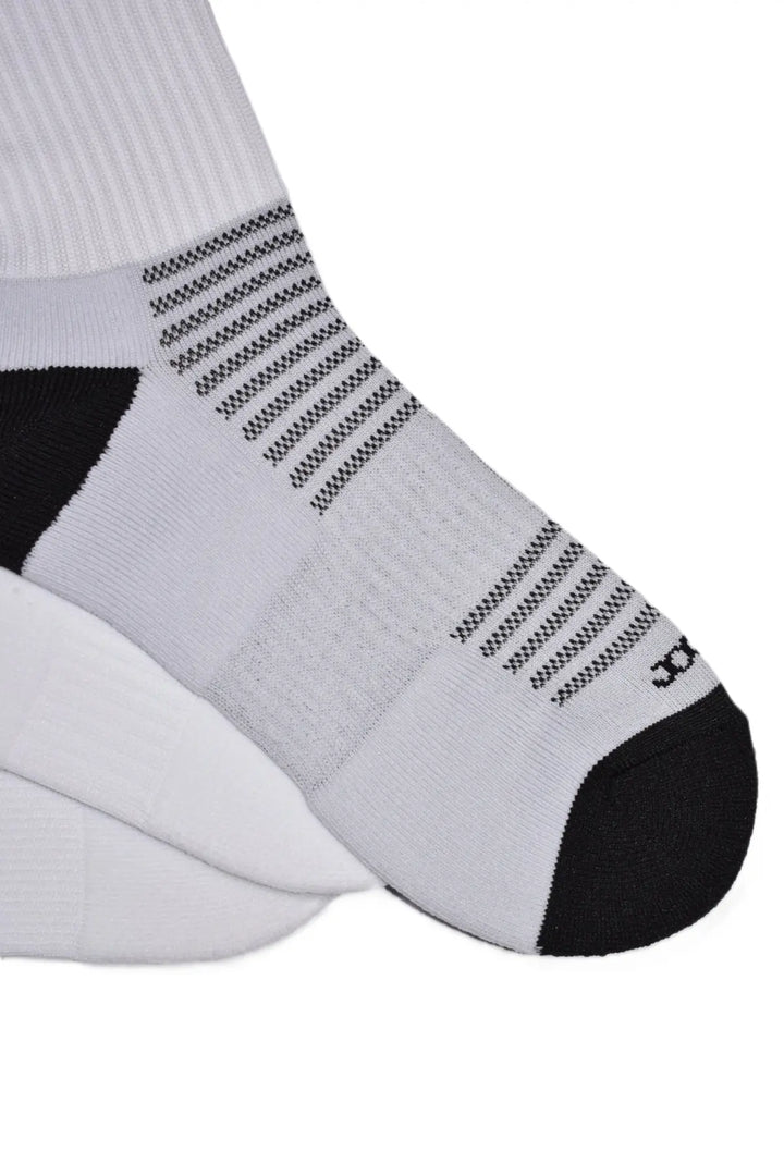 medias canilleras deportivas JOGO, diseño clásico y versátil se adapta perfectamente a tu día a día, ya sea para acompañar tu look casual o tu rutina deportiva