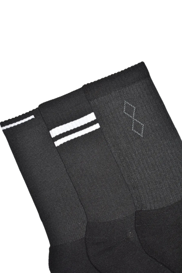 medias canilleras deportivas JOGO, diseño clásico y versátil se adapta perfectamente a tu día a día, ya sea para acompañar tu look casual o tu rutina deportiva