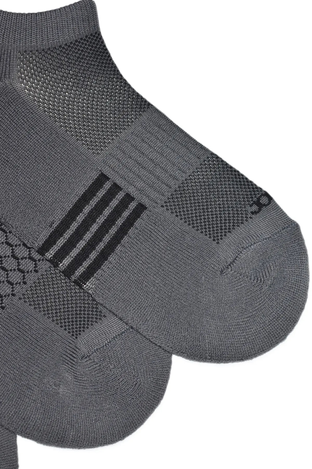 medias taloneras deportivas JOGO, diseño clásico y versátil se adapta perfectamente a tu día a día, ya sea para acompañar tu look casual o tu rutina deportiva