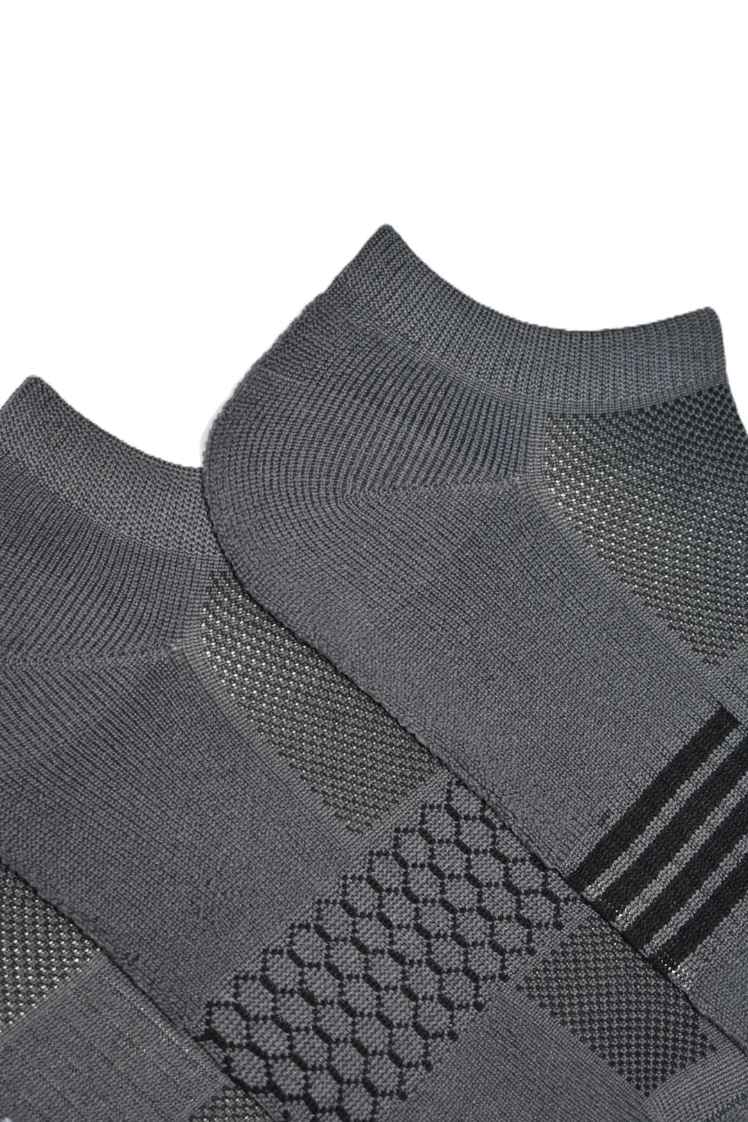 medias taloneras deportivas JOGO, diseño clásico y versátil se adapta perfectamente a tu día a día, ya sea para acompañar tu look casual o tu rutina deportiva