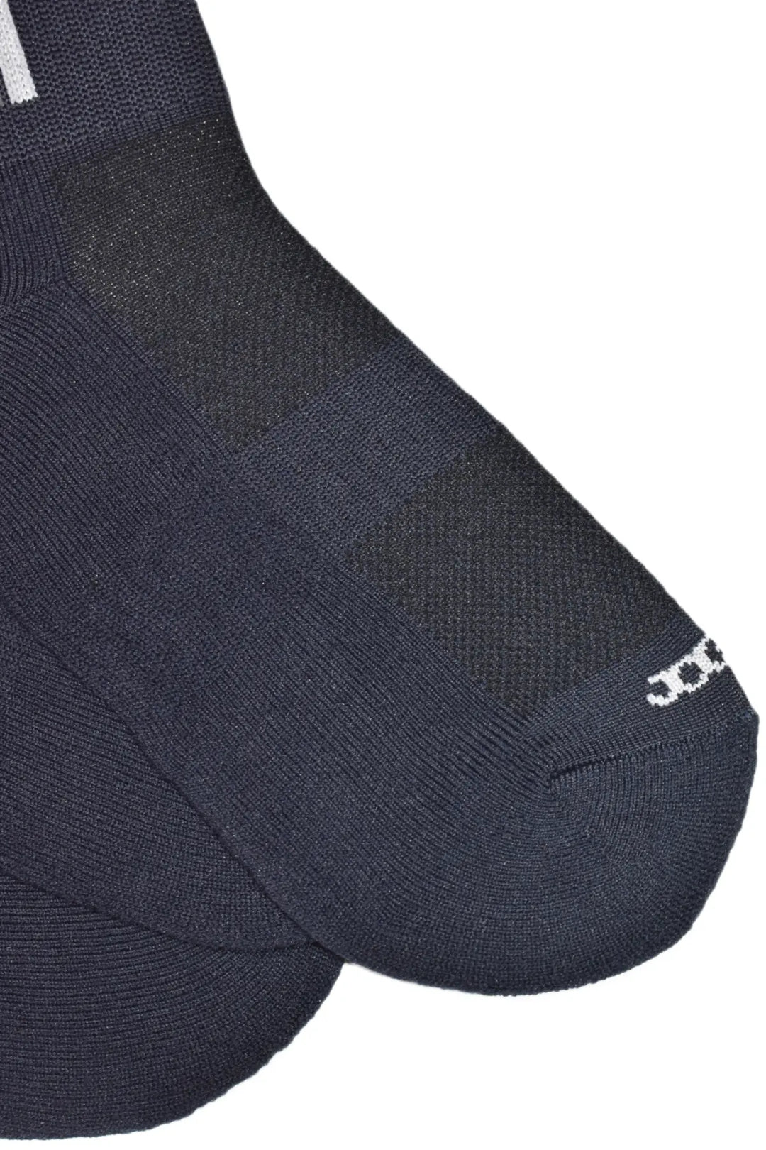 medias tobilleras deportivas JOGO, diseño clásico y versátil se adapta perfectamente a tu día a día, ya sea para acompañar tu look casual o tu rutina deportiva