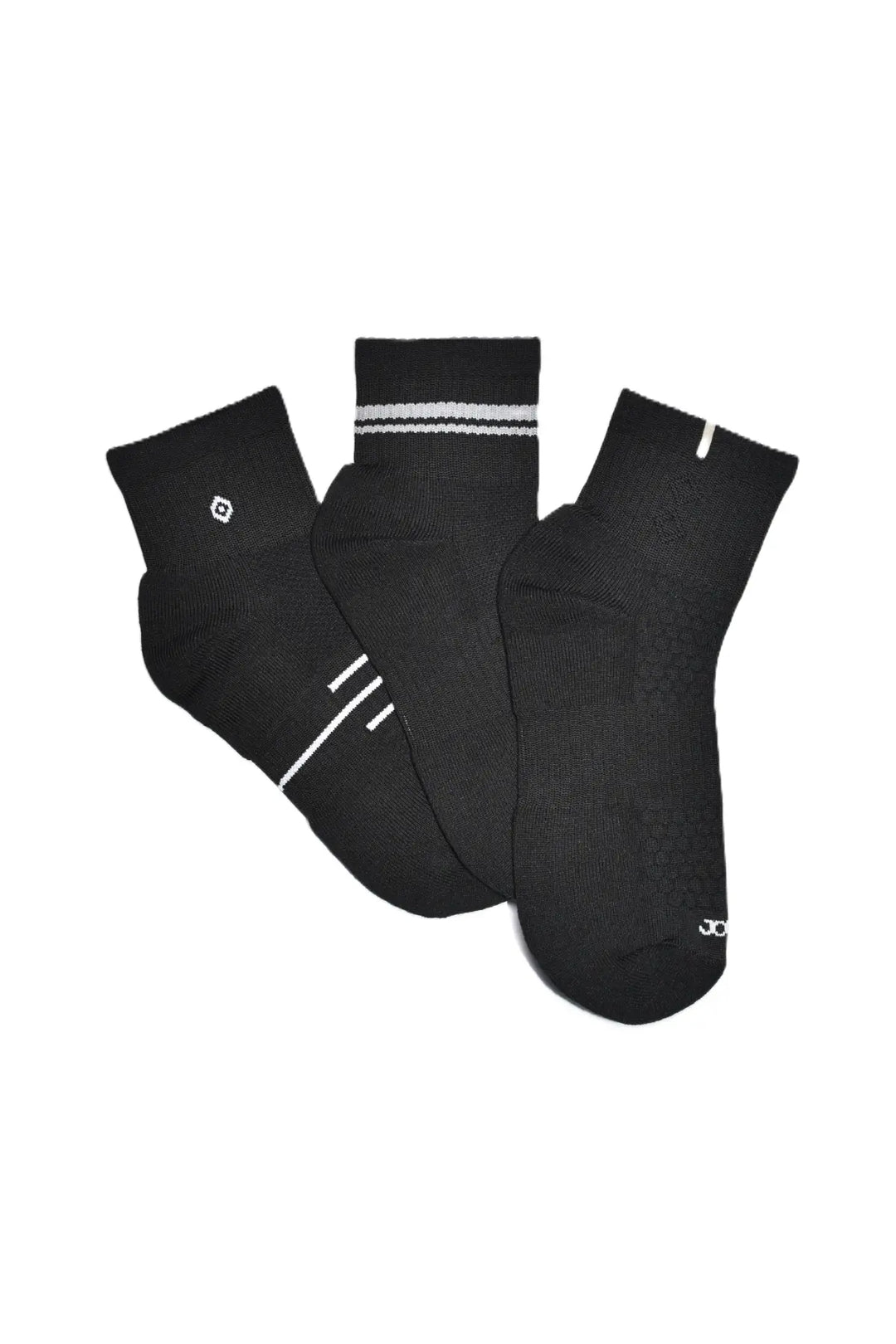 medias tobilleras deportivas JOGO, diseño clásico y versátil se adapta perfectamente a tu día a día, ya sea para acompañar tu look casual o tu rutina deportiva