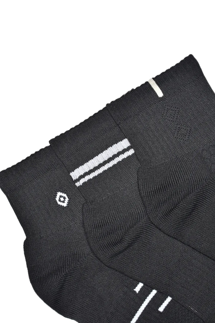 medias tobilleras deportivas JOGO, diseño clásico y versátil se adapta perfectamente a tu día a día, ya sea para acompañar tu look casual o tu rutina deportiva